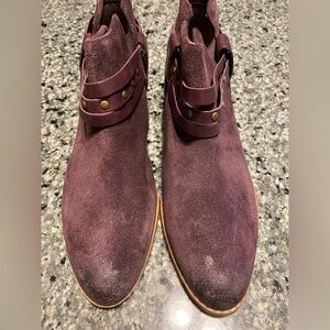 NWT Clarks berry suede boots 6-1/2 Somerset style
With straps and grommets